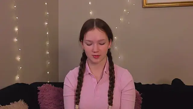 MelvinaEbner online show from 12/01/25, 08:04