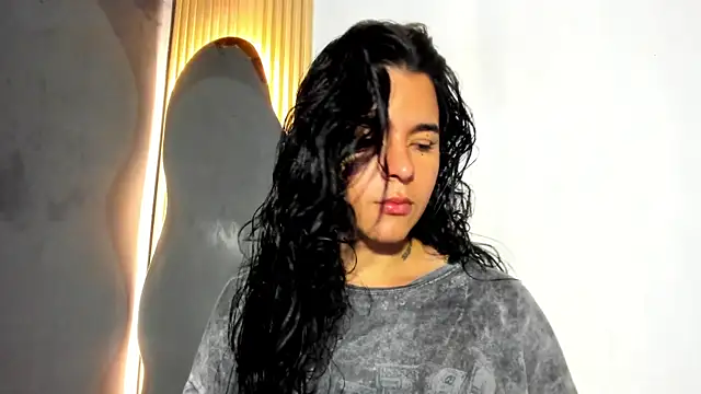 Angel-umbra online show from 12/15/25, 08:36