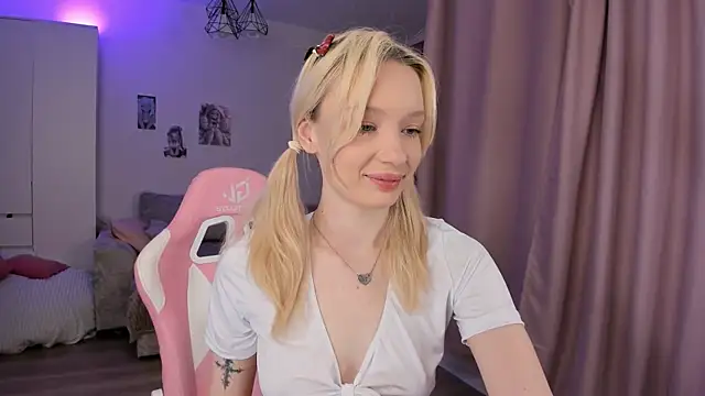 Tiffany Paw online show from 04/02/26, 03:24