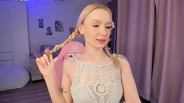 Tiffany Paw online show from 01/17/26, 03:21