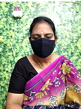 Queen-Neha online show from 12/17/25, 07:24