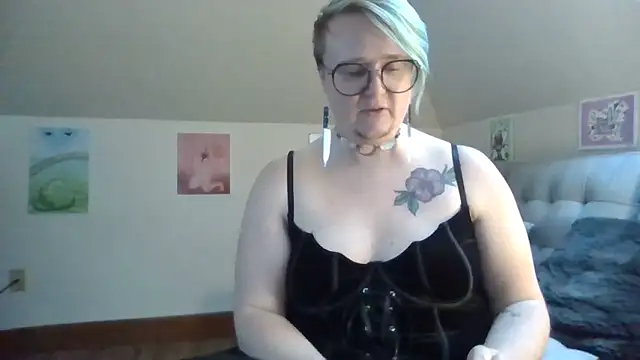 queerlyjaz online show from 11/16/25, 10:02