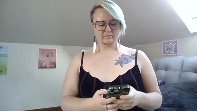 queerlyjaz online show from 11/30/25, 06:41