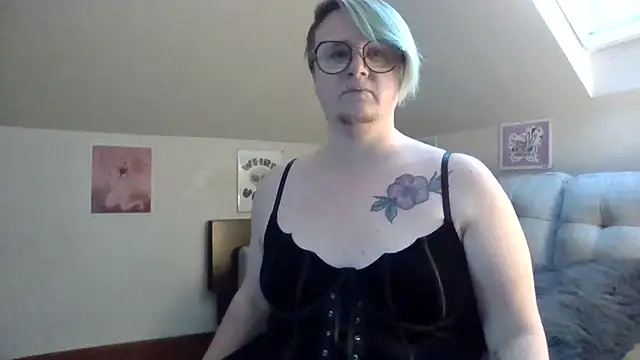 queerlyjaz online show from 11/28/25, 10:43