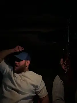 Snapshot of Andreiandu23 chatting on 02/04/26, 08:15 Andreiandu23 online show from 02/04/26, 08:15