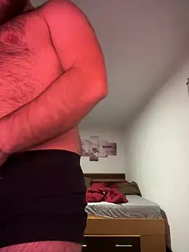 Snapshot of Andreiandu23 chatting on 04/06/26, 07:37 Andreiandu23 online show from 04/06/26, 07:37