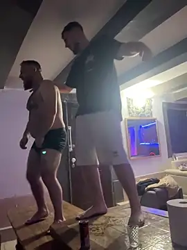 Snapshot of Andreiandu23 chatting on 04/12/26, 07:28 Andreiandu23 online show from 04/12/26, 07:28