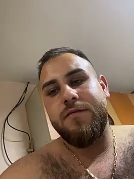 Snapshot of Andreiandu23 chatting on 04/11/26, 04:32 Andreiandu23 online show from 04/11/26, 04:32