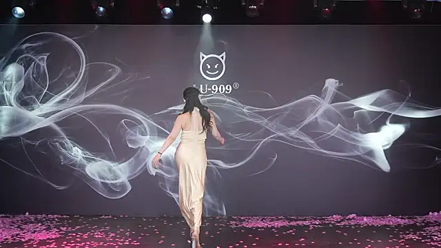 LU-909 online show from 11/26/25, 08:03