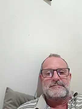 Snapshot of nard53 chatting on 06/10/26, 11:06 nard53 online show from 06/10/26, 11:06