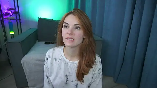 Snapshot of foxy_cute4you chatting on 02/28/26, 09:03 foxy cute4you online show from 02/28/26, 09:03