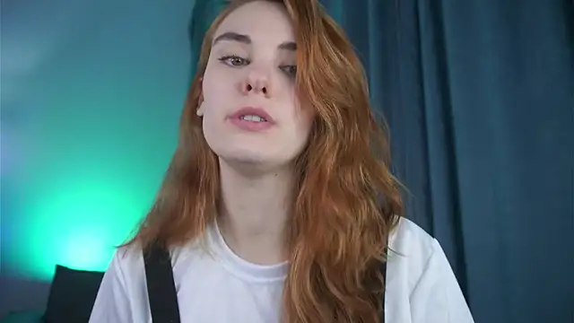 Snapshot of foxy_cute4you chatting on 02/15/26, 08:08 foxy cute4you online show from 02/15/26, 08:08