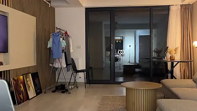 Jolienne online show from 03/30/26, 07:59