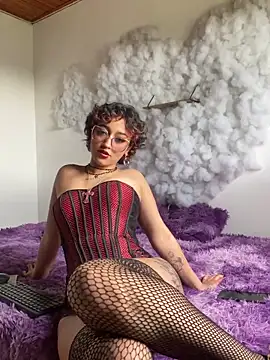 Snapshot of LilithMonette chatting on 11/18/25, 06:22 LilithMonette online show from 11/18/25, 06:22