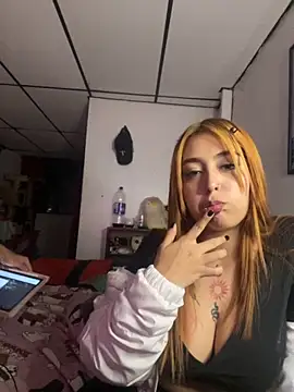 Snapshot of LeahCat69 chatting on 11/17/25, 03:10 LeahCat69 online show from 11/17/25, 03:10