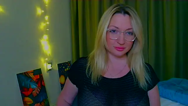 MilaLove   online show from 11/17/25, 03:49