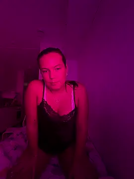 Sandrasnoww online show from 08/06/26, 11:33