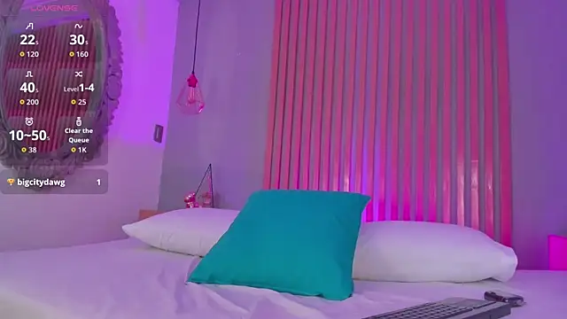 nicolesteele  online show from 11/26/25, 07:36