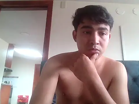 augustboyy online show from 11/17/25, 02:43