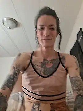 MaitressePomme3 online show from 12/22/25, 01:17