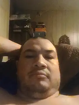 julioagc12 online show from 11/18/25, 06:39