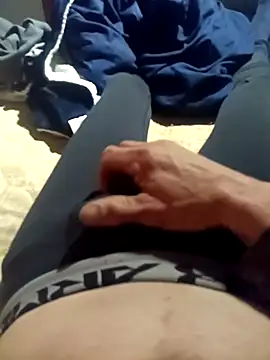 Snapshot of Iwantitnow3 chatting on 11/28/25, 12:27 Iwantitnow3 online show from 11/28/25, 12:27