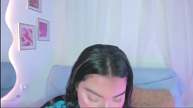 Snapshot of Curvykittenx chatting on 11/17/25, 08:57 Curvykittenx online show from 11/17/25, 08:57