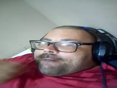 Snapshot of ricardobolinha chatting on 11/17/25, 04:49 ricardobolinha online show from 11/17/25, 04:49