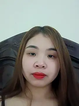 Snapshot of Queen-hot111 chatting on 11/23/25, 02:49 Queen-hot111 online show from 11/23/25, 02:49