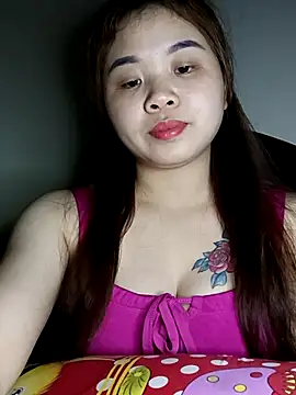 Snapshot of Queen-hot111 chatting on 12/05/25, 12:37 Queen-hot111 online show from 12/05/25, 12:37