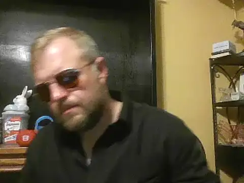 Snapshot of TheOneDonShaun chatting on 06/11/26, 02:53 TheOneDonShaun online show from 06/11/26, 02:53