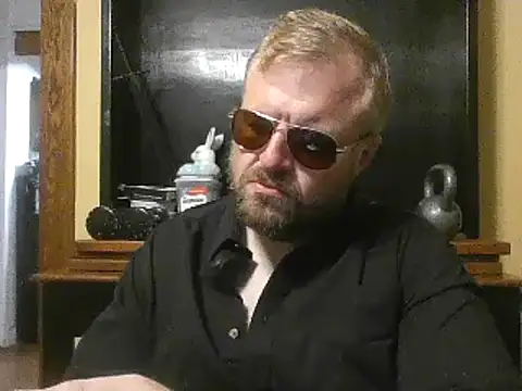 Snapshot of TheOneDonShaun chatting on 06/11/26, 02:22 TheOneDonShaun online show from 06/11/26, 02:22