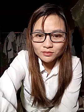 Lee-Thee online show from 12/03/25, 01:43