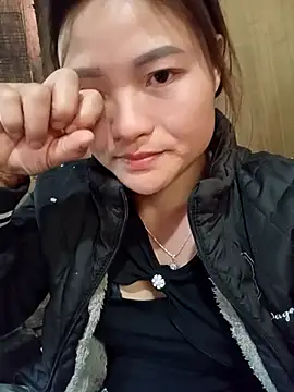 Lee-Thee online show from 11/26/25, 02:44