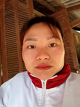 Lee-Thee online show from 11/23/25, 01:37