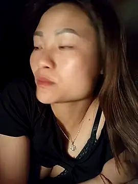 Lee-Thee online show from 11/25/25, 01:44