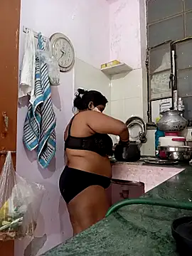 CUTE-LOVE-SWEETS online show from 04/13/26, 04:00