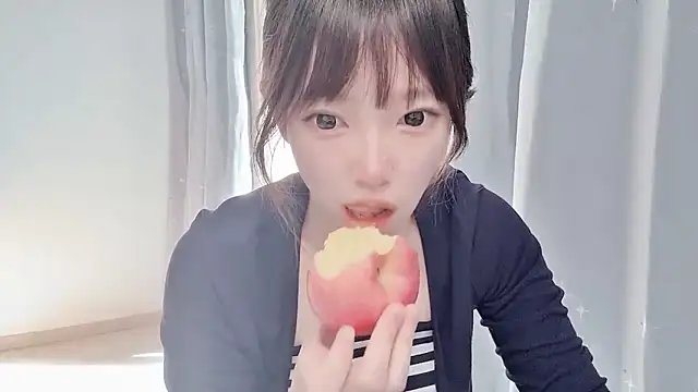 yuyayayu online show from 11/28/25, 02:01