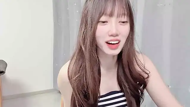 yuyayayu online show from 11/28/25, 03:12