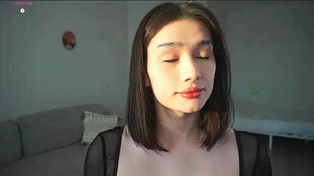 SoftLuna online show from 11/21/25, 04:44