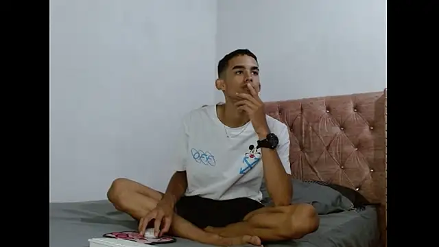 Alexx and Valentinoo online show from 11/18/25, 09:40