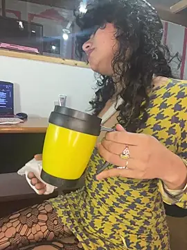 Snapshot of justcallmemargo chatting on 05/03/26, 03:44 justcallmemargo online show from 05/03/26, 03:44