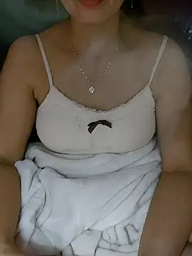 Snapshot of Lianlian68 chatting on 11/17/25, 07:12 Lianlian68 online show from 11/17/25, 07:12