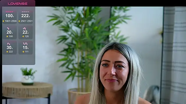 JuliaHyde online show from 04/16/26, 09:39