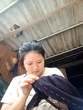 Snapshot of amazo-vv chatting on 11/17/25, 07:56 amazo-vv online show from 11/17/25, 07:56