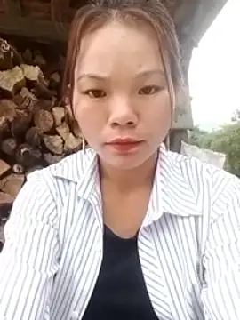 yu-zhen online show from 12/17/25, 02:49