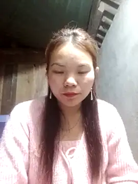 Snapshot of yu-zhen chatting on 02/11/26, 12:27 yu-zhen online show from 02/11/26, 12:27