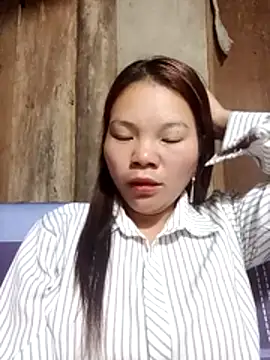 yu-zhen online show from 12/17/25, 08:14