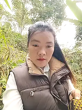 meomeo-00 online show from 12/21/25, 03:08