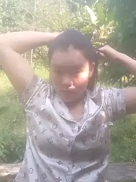 meomeo-00 online show from 11/27/25, 01:39